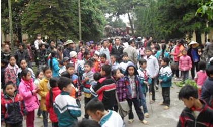 Vĩnh Phúc: Dân phá nhà chủ tịch xã và UBND