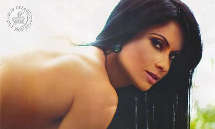 Adriano, mất việc nhưng được bồ... cũ