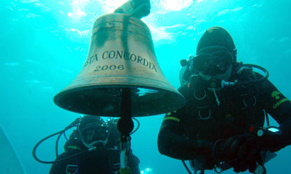 Tàu đắm trong vụ ‘Titanic Italy’ bị trộm mất chuông