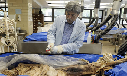 Rúng động nước Đức: Phát hiện hàng trăm xác người trong trường đại học