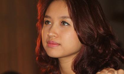 Vân Hugo tái xuất sau tin đồn ly hôn