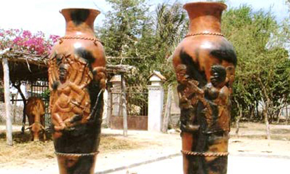 Kỷ lục Việt Nam: Cặp bình gốm Chăm lớn nhất