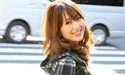 Cận cảnh nữ chính trị gia gây sốc vì quá đẹp