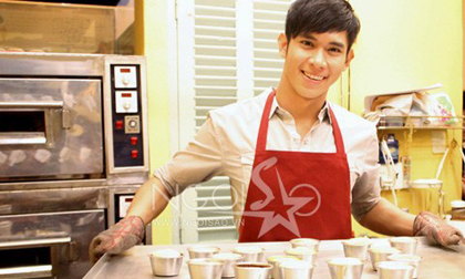 "Hotboy nổi loạn" Hồ Vĩnh Khoa trổ tài làm bánh