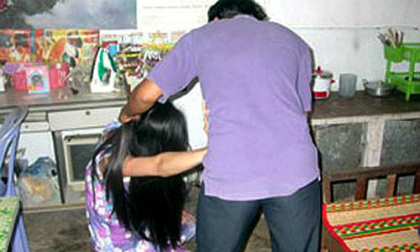 Đau đớn viết tiếp "Chồng trả tù tàn ác phút lầm lỗi của tôi"