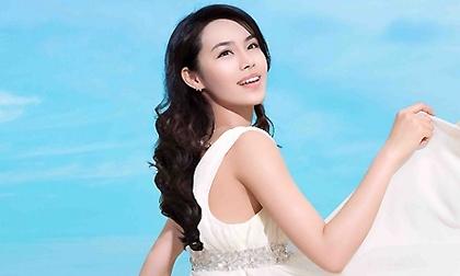 "Tiểu Lâm Chí Linh" rạng rỡ với nụ cười tỏa nắng