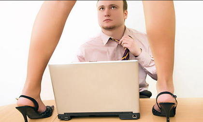 Ngắm gái hở hang, quý ông dễ chết sớm