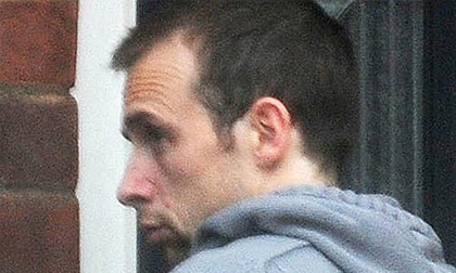 HLV của West Brom lạm dụng tình dục cầu thủ nhí