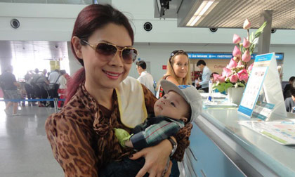Thanh Thảo đưa bé Jacky đi du lịch