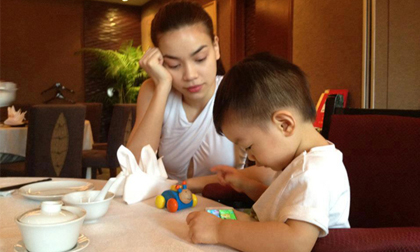 Được mất khi người nổi tiếng khoe con