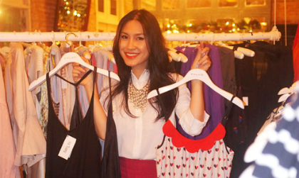 Bắt gặp Kathy Uyên shopping cuồng nhiệt