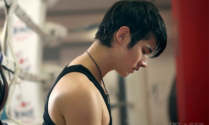 Bạn diễn nữ... "ngất xỉu" vì vẻ đẹp hoàn hảo của hot boy Thái Lan