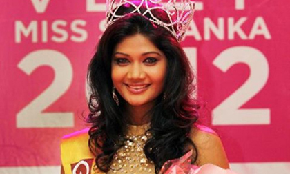 Một cuộc thi Hoa hậu, hai người đẹp đăng quang