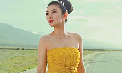 Diện tone màu vàng đẹp như sao