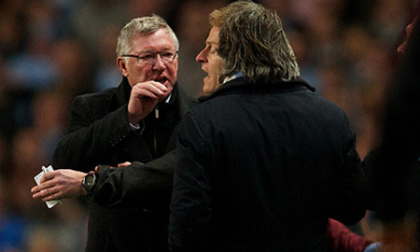 Alex Ferguson suýt lao vào “tẩn” Mancini