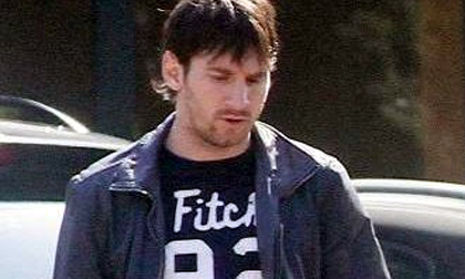Messi ỉu xìu khi đi ăn trưa cùng bạn gái
