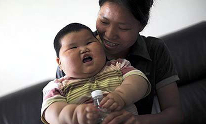 Bé 18 tháng tuổi đã nặng 19kg