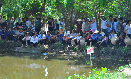 Vụ dìm nữ sinh xuống ao nước là kết cục của cuộc tình đồng tính?