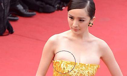 Dương Mịch "hớ hênh" trên thảm đỏ LHP Cannes 