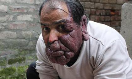 Xuất hiện người đàn ông mang khuôn mặt quỷ ở Ấn Độ