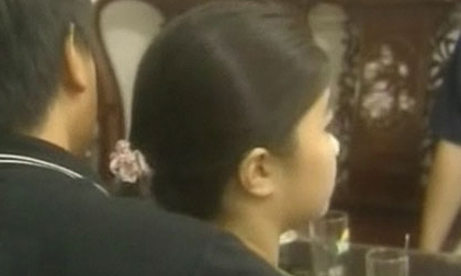 Hé lộ bí ẩn vụ bé gái làm đồ vật cháy