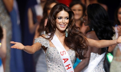 Thí sinh chuyển giới lọt vào top 12 Miss Canada