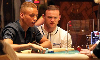 Wayne Rooney ‘thử vận may’ ở Casino sau mùa giải thất bại