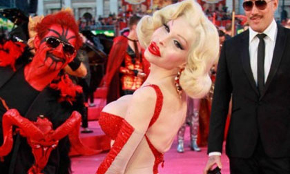 Siêu mẫu "đốt cháy" đêm hội từ thiện