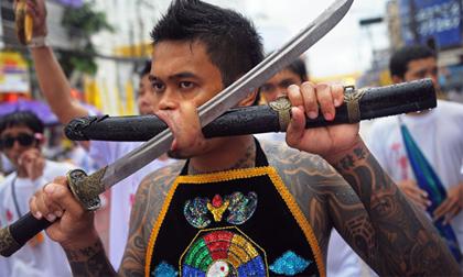 Rùng mình trước những người cả gan nhất thế giới