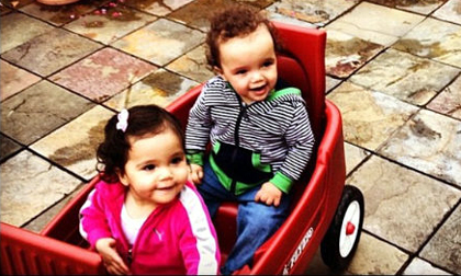 Ngắm ảnh mới toanh của cặp sinh đôi nhà Mariah Carey