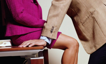 Chồng bắt tôi ngủ với sếp để vay tiền