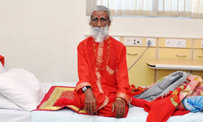 Những cụ già ăn uống khác người