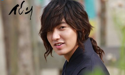 Cận cảnh mốt tóc "cái bang" của Min Ho