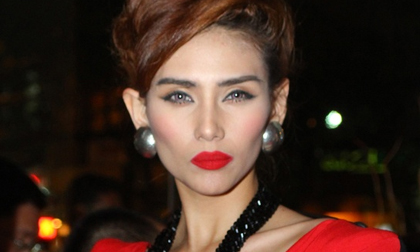 'Sửng sốt' trước khuôn mặt hốc hác vì sụt cân của Hoàng Yến