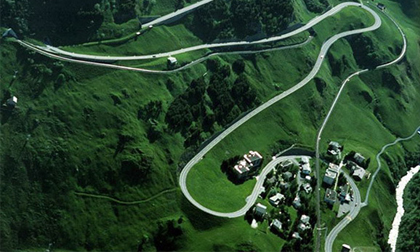 Khám phá những con đường ngoạn mục nhất Thế giới