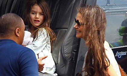 Mẹ con Suri đua nhau đọ tóc 'tổ quạ'