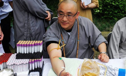 S&#225;t nh&#226;n đội lốt nh&#224; sư danh tiếng suốt 17 năm