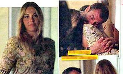 Mải EURO, Balotelli bị 'cắm sừng'