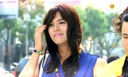 "Ngã ngửa" khi mỹ nam Hàn hóa con gái