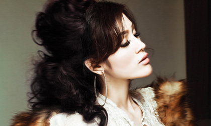 Kiều nữ hàng hiệu Đinh Phương Ánh đẹp như tranh vẽ