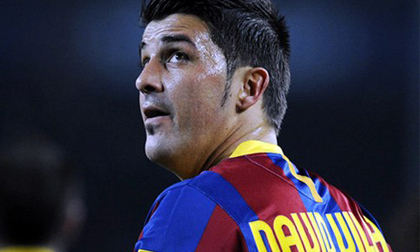 Không dự EURO, David Villa làm đồng nghiệp... “bồ” Casillas