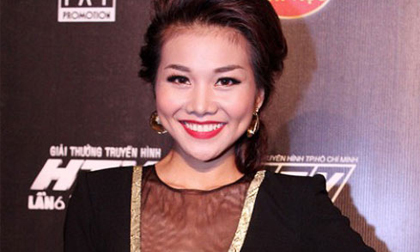 'Chiến lược mới' cho váy chữ V khoét sâu