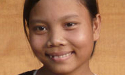 Nữ sinh đầu tiên của dân tộc ngủ ngồi dự thi tốt nghiệp