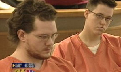 Bố mẹ cầm thú hãm hiếp con gái 13 tháng tuổi