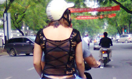 Cơn lốc “khoe da thịt” càn quét giới trẻ