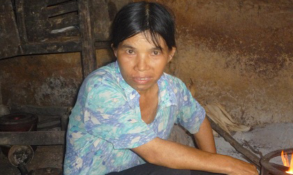 Chồng hờ đồi bại con lớn, út với mẹ cơm độn ngô