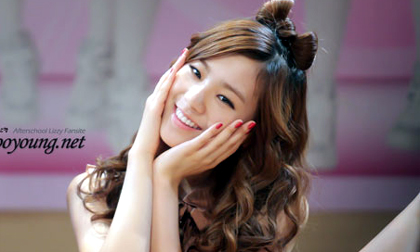 Nét ngây thơ của hotgirl học... sexy theo "phim người lớn"