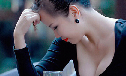 Ức chế vì vợ luôn "quên"… mặc quần lót