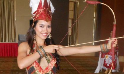 Nhật ký Miss World 2012: Hoàng My "khai màn" ấn tượng trong trang phục truyền thống