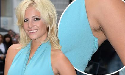 Ca sĩ Anh Pixie Lott lộ 'vùng cánh' chi chít 'vi-ô-lông'